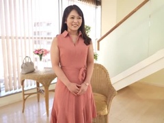 Japanese Housewife Akari Saeki's AV Debut: Handjob, Masturbation, & Cumshot