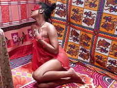 Indian bhabhi creaming everywhere on hot sex with her husb& & filmed