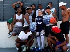 Noire, Blonde, Sucer une bite, Brutal, Bukkaké, Tir de sperme, Fétiche, Interracial