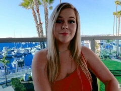 Gros cul, Gros seins, Mère que j'aimerais baiser, Seins naturels, Pov, Rasée, Fumer, Dénudage