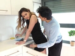 Grote lul, Brutaal, Lul, Hd, Keuken, Moeder, Strak, Onder de rok