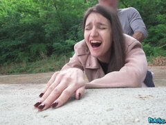 Grosse bite, Gros seins, Sucer une bite, Brunette brune, En levrette, Argent, Pov, Public