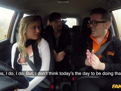 Arsch, Auto, Hundestellung, Natürlichen titten, Im freien, Pov, Tätowierung, Titten