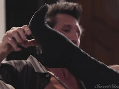 Grosser arsch, Braunhaarige, Füsse, Fetisch, Freundin, Natürlichen titten, Kurzes haar, Strümpfe