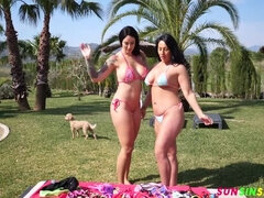Playa, Culo grande, Morena, Linda, Besar, Al aire libre, Público, Tetas