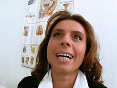 Braunhaarige, Dildo, Arzt, Deutsch, Gynäkologe, Hd, Mutti, Büro