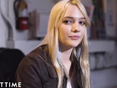 Rubia, Penetracion con dedos, Hd, Lesbiana, Lencería, Pezones, Afeitado, Adolescente