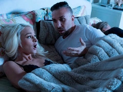 Cul, Sucer une bite, En levrette, Doigter, Branlette thaïlandaise, Rasée, Dénudage, Adolescente
