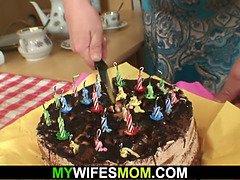 Wohlbeleibte schöne frauen, Grosse titten, Blasen, Betrug, Realität, Schreiend, Jungendliche (18+), Titten
