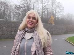 Mamada, Coche, Pareja, Corridas, Al aire libre, Pov, Público, Tragarse