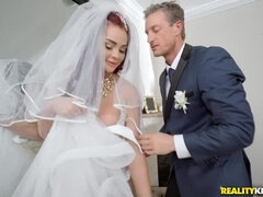 Mariée, Attrapée, Tromperie, Faciale, Doigter, Talons, Rousse roux, Mariage
