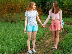 Culo, Penetracion con dedos, Besar, Lesbiana, Al aire libre, Flaco, Adolescente, Tetas