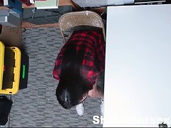 Sucer une bite, Brunette brune, Attrapée, Groupe, Hard, Homme homme femme, Tatouage, Plan cul à trois