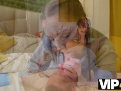 18 jaar, Bruinharig, Sperma, Vriendin, Hd, Twee staartjes, Kut duiken, Tiener