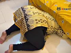 Girlfriend Fucked By Boyfriend When She Stuck Under Bed!