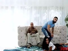 Condón, Estilo perrito, Corridas faciales, Tetas naturales, Tabú, Adolescente, Tetas, Tío