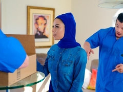 Arabisch, Hondjeshouding, Dubbele penetratie, Handbeurt, Interraciaal, Moeder die ik wil neuken, Natuurlijke tieten, Trio