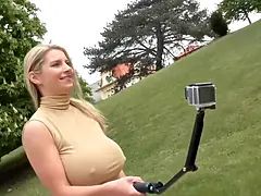 Amateur, Tetas grandes, Madres para coger, Leche, Al aire libre, Público, Tetas colgantes, Tetas