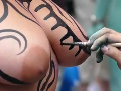 フェラチオ, 巨乳な, イマラチオ, チン, 天然, 乳首, オーガズム, 公共