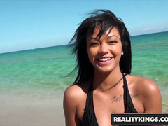 Sucer une bite, Éjaculation interne, Tir de sperme, Branlette thaïlandaise, Réalité