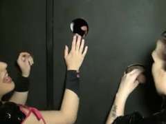Анальный секс, Красотки, Брюнетки, В клубе, Семяизвержение, Француженки