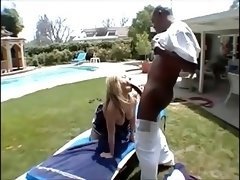 Cheerleader get given BBC by the pool