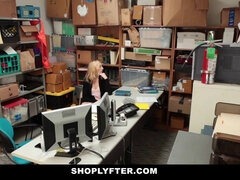 Blond, Sperma shot, Hondjeshouding, Sperma in gezicht, Hardcore, Hd, Zoon, Bekijker