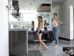 Niñera, Rubia, Mamada, Polla, Estilo perrito, Pov, Flaco, Tetas