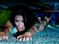 Américain, Gros cul, Gros seins, Sucer une bite, Brunette brune, Branlette thaïlandaise, Tatouage, Pute