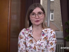 18 jahre, Braunhaarige, Fingern, Deutsch, Masturbation, Natürlichen titten, Muschi, Rasiert