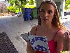 Schwarz, Blondine, Blasen, Schwanz, Handjob, Unschuldig, Entkleiden, Jungendliche (18+)