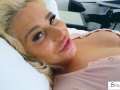 Rubia, Corridas faciales, Hembra, Orgasmo, Coño, Madrastra, Desnudarse, Chupando