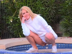 Frau, Hd, Nudist, Solo, Unter dem rock, Spanner