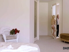 Sucer une bite, Mariée, Attrapée, Papa, Queue, Hd, Adolescente, Mariage