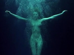 Undressed Celebrities - Underwater Scenes