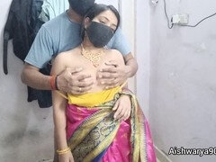 Desi couple Aishwarya Bhabhi gets it on while wearing a saree