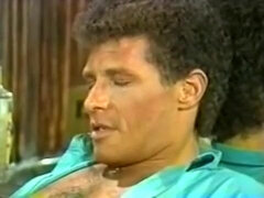 Grosse titten, Blasen, Schwarz, Behaart, Absätze, Natürlichen titten, Strümpfe, Vintage