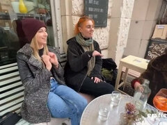 Amateur, Derrière les coulisses, Blonde, Allemand, Lesbienne, Public, Tatouage, Jouets