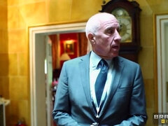 Большие сиськи, Черные, Две девушки, Служанка, Киски, Рыжие, Втроем, Униформа