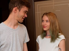 Tetas grandes, Mamada, Estilo perrito, Penetracion con dedos, Pajear, Lamidas, Pezones, Adolescente