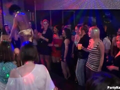 Blondine, Braunhaarige, Cfnm, Gruppe, Absätze, Interrassisch, Swingers, Tätowierung