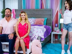 Riley Sta and Venus Vixen are fucking with a shared boyfriend