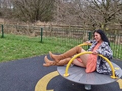 Gevangen, Buiten, Slipje, Openbaar