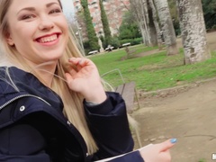 Blondine, Öffentlich