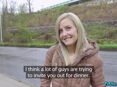 Amateur, Sucer une bite, Tir de sperme, En levrette, Faciale, De plein air, Pov, Public