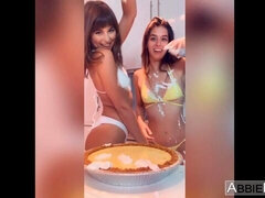 Жопа, Бикини, Минет, Еда, На кухне, Молоденькие, Сиськи, Вебкамера