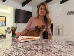 Acercamiento, Masturbación, Orgasmo, Público, Solo, Medias largas, Juguetes, Bajo la falda