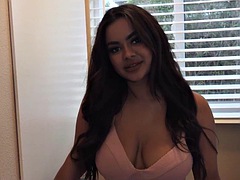 Gros seins, Brunette brune, Plantureuse, Tir de sperme, Fille latino, Masturbation, Séduite, Adolescente