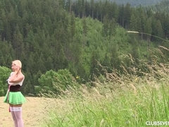 Большие сиськи, Блондинки, Европейки, На природе, На публике, Бритые, Соло, Чулки