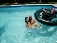 Exciting asian babe Vina Sky heart-stopping xxx clip
